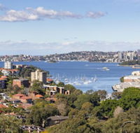 2 Bdrm North Sydney with harbour views - Kawana Tourism