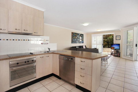 Unit 3 On The Park Coolum Beach - Kawana Tourism 1