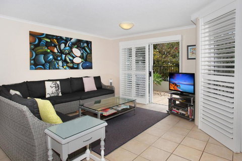 Unit 3 On The Park Coolum Beach - Kawana Tourism 2