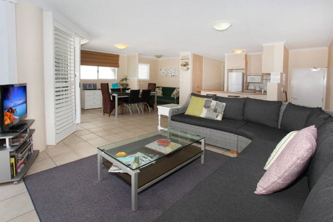 Unit 3 On The Park Coolum Beach - Kawana Tourism 6