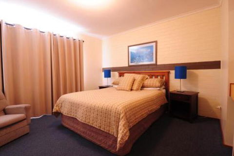 Ballymena Holiday Units - Kawana Tourism 1