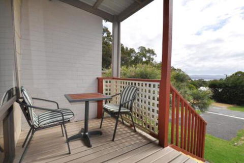 Ballymena Holiday Units - Kawana Tourism 0