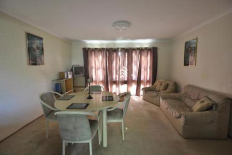Ballymena Holiday Units - Kawana Tourism 5