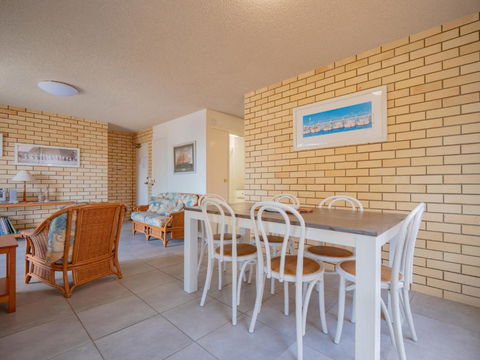 Golden Shores U7 21 Landsborough Parade - Kawana Tourism 4