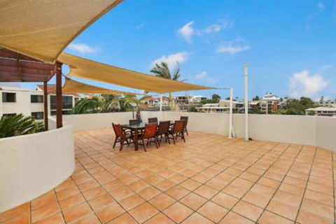 Wickham Cove Unit 10 45 Albert Street. Kings Beach - Kawana Tourism 1