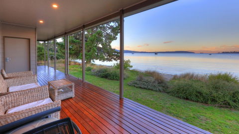Tides Reach - Essentially Tas Dover - Kawana Tourism 1