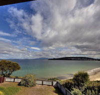 Stones Throw - Kawana Tourism
