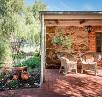 Lucys Cottage - Kawana Tourism