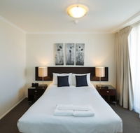 Airtrip Apartment on Edmonstone St - Kawana Tourism