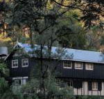 Walhalla Coach House - Kawana Tourism