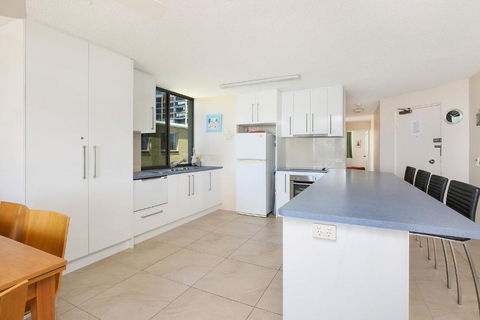 Eastbourne U6 80 Esplanade. Golden Beach - Kawana Tourism 4