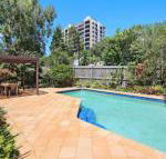 Eastbourne U6 80 Esplanade. Golden Beach - Kawana Tourism