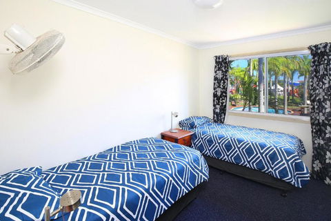 Resort Style The Oasis Resort Villa 7 2 Landsborough Pde - Kawana Tourism 6