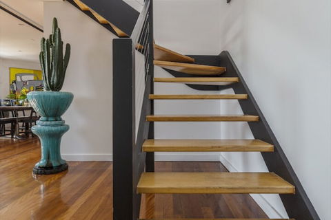 Fabulous Fitzroy Converted Warehouse - Kawana Tourism 4