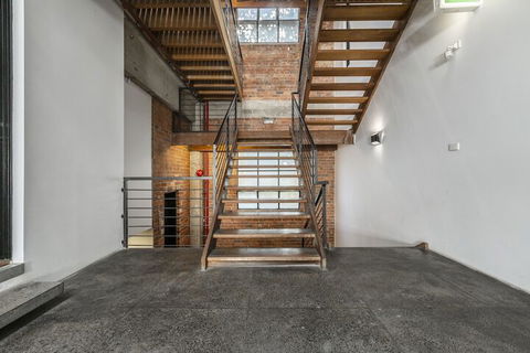 Fabulous Fitzroy Converted Warehouse - Kawana Tourism 3