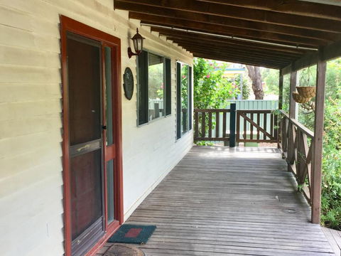 Vasse Cottage - Kawana Tourism 1