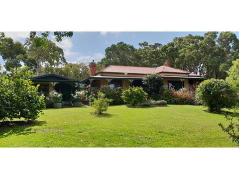 Ripplebrook Cottage - Kawana Tourism 5