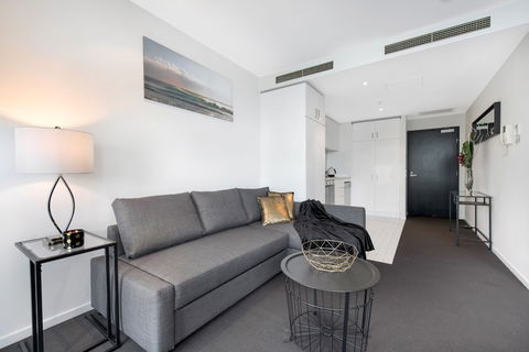 FARINA, 1BDR Docklands Apartment - Kawana Tourism 2