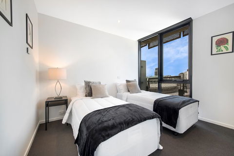 FARINA, 1BDR Docklands Apartment - Kawana Tourism 5