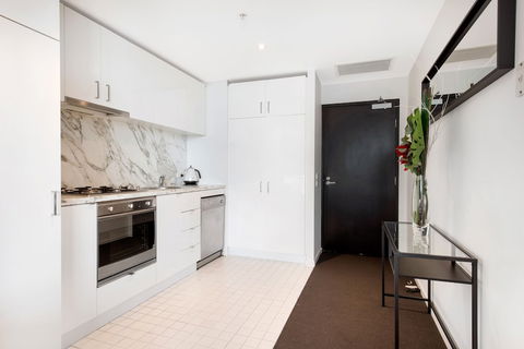 FARINA, 1BDR Docklands Apartment - Kawana Tourism 4