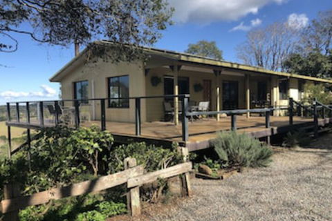 Maleny Mountain Retreat - Kawana Tourism 0