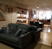 Di's Dugouts - Kawana Tourism