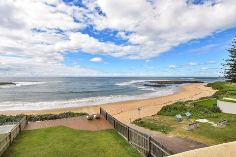 JoeAnne At Blue Bay Absolute Beachfront - Kawana Tourism 4