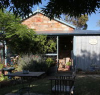 Kookaburra Cottage - Kawana Tourism