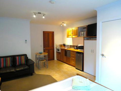 The Wave Oasis SC B & B - Kawana Tourism 5
