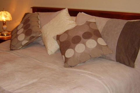 Explorers Holiday House - Kawana Tourism 4