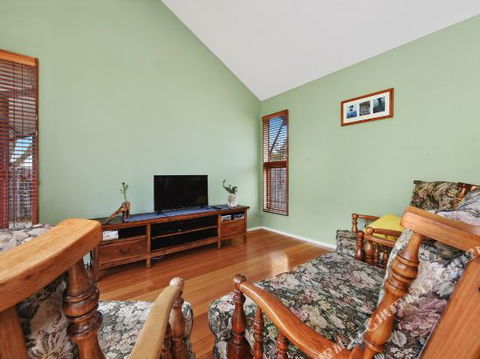 Family Friendly Weatherboard Cottage - Kawana Tourism 6