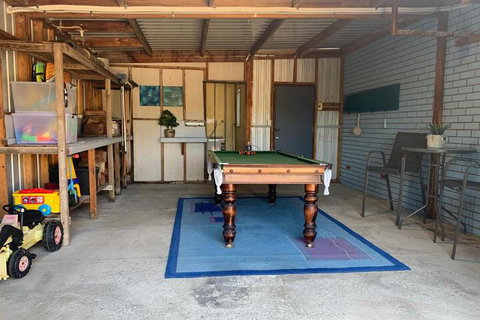 The Dunes Beach House - Kawana Tourism 7