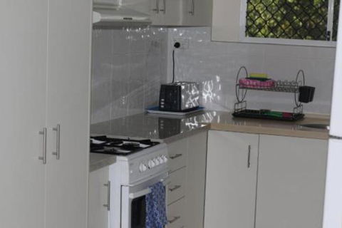 Froggy Hollow Holiday Cottage - Kawana Tourism 2