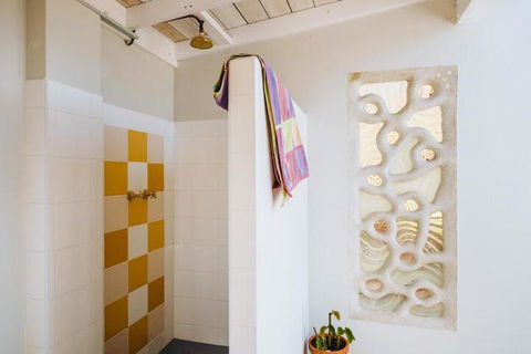 The Blue Beach House - Kawana Tourism 3