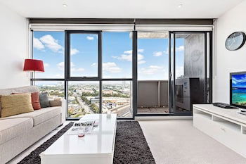 JOYCE, 1BDR Southbank Apartment - Kawana Tourism 6