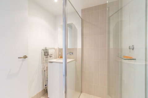 TIARA, 1BDR Southbank Apartment - Kawana Tourism 3