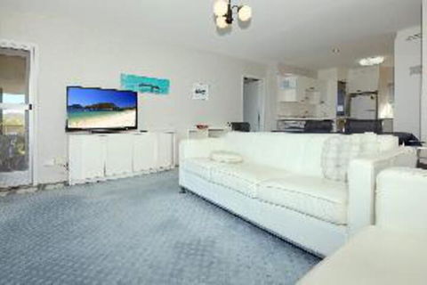 2 Bedroom Apartment Shoalhaven 6 / 28 Voyager Close - Kawana Tourism 4