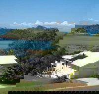 Hideaway Retreat Beach House with Pool - Kawana Tourism