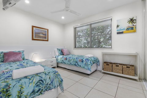A Stylish Apartment With Noosa Views! Unit 6 Yaringa 29 Noosa Drive - Kawana Tourism 3