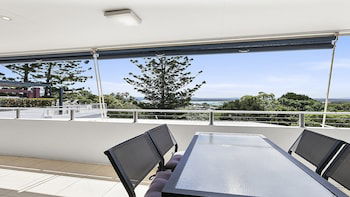 A Stylish Apartment With Noosa Views! Unit 6 Yaringa 29 Noosa Drive - Kawana Tourism 5