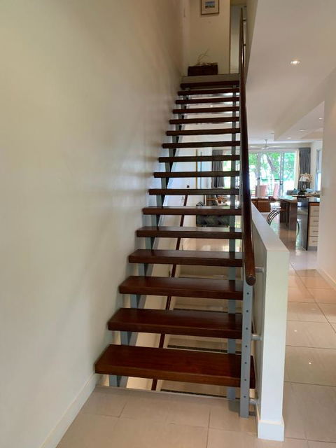 Beach House Apartment 1 - Kawana Tourism 4