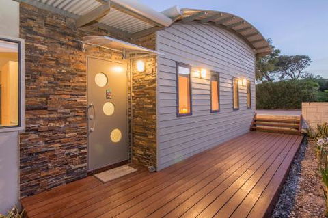 Caves Retreat - Kawana Tourism 0
