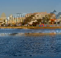 Oaks The Entrance Waterfront Suites - Kawana Tourism