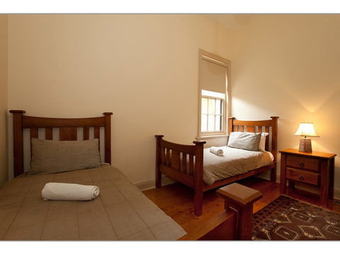 Fairholme Townhouse - Kawana Tourism 1