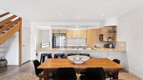 Aqua On Fletcher Street - Kawana Tourism 5