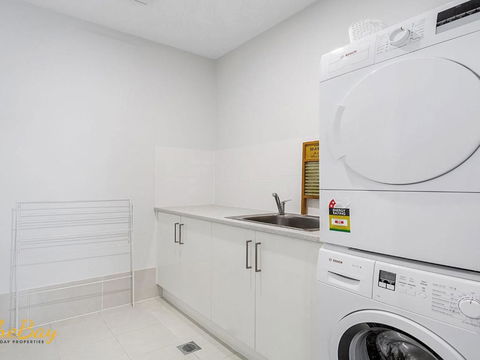 Pacific Paradise No.28 Anna Bay - Kawana Tourism 4