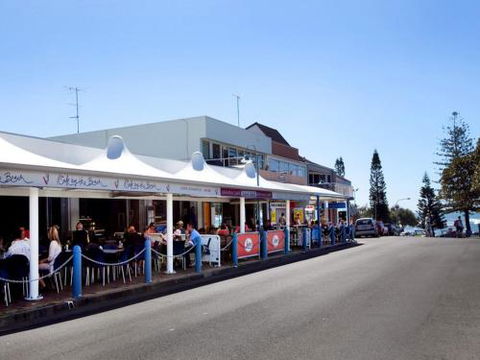 Bryce Street 30 Ultimate Beach Shack - Kawana Tourism 1