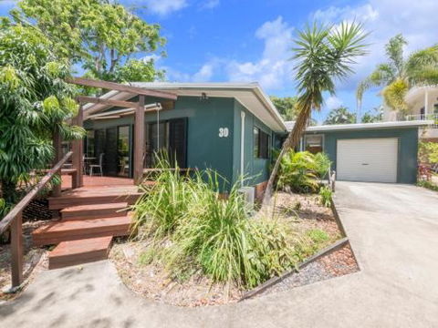 Bryce Street 30 Ultimate Beach Shack - Kawana Tourism 0