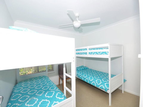 Riverside Views Hawks Nest - Kawana Tourism 5