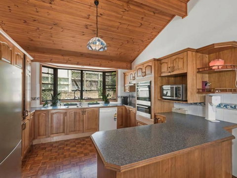 Seascape At Diggers Beach - Kawana Tourism 1